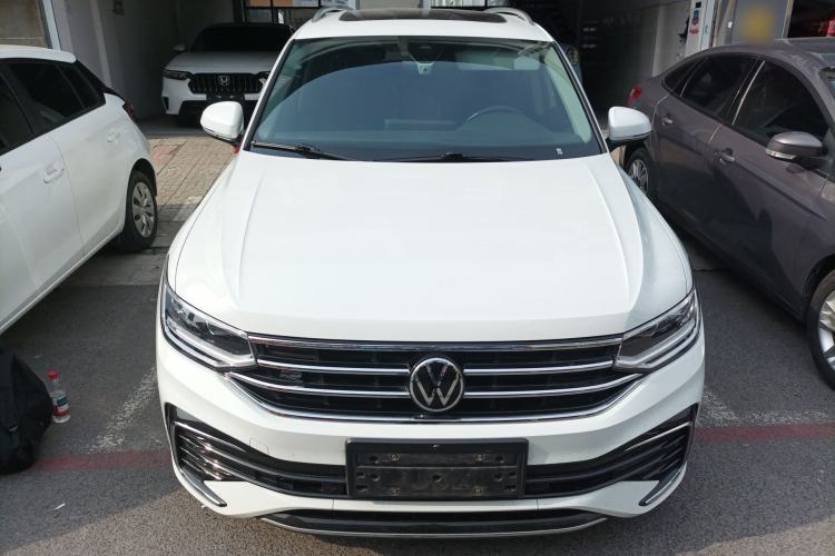 Used Volkswagen Tiguan L 2023 330TSI Automatic Two-Wheel Drive R-Line Enjoyment Edition Front