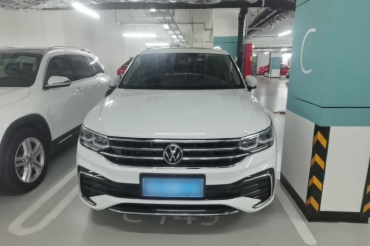 Used Volkswagen Tiguan L 2023 Facelift 380TSI Automatic All-Wheel Drive R-Line Flagship 7-Seater Front