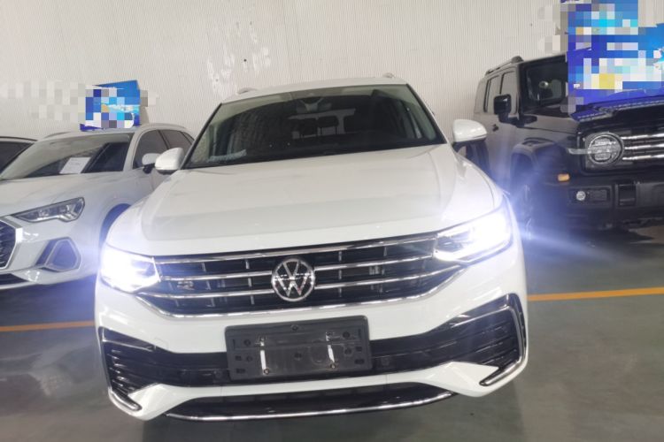 Used Volkswagen Tiguan L 2023 Facelifted 380TSI Automatic All-Wheel Drive R-Line Plus Version 7-Seater Front