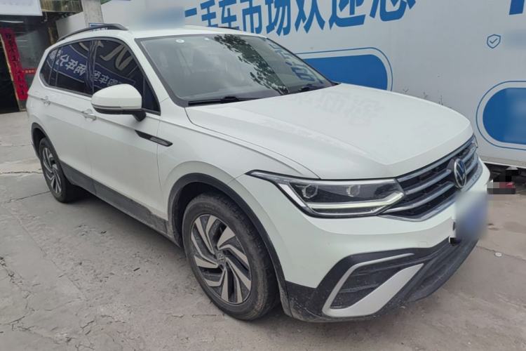 Used Volkswagen Tiguan L 2023 330TSI Automatic Two-Wheel Drive Comfort Edition Front Right 45 Deg