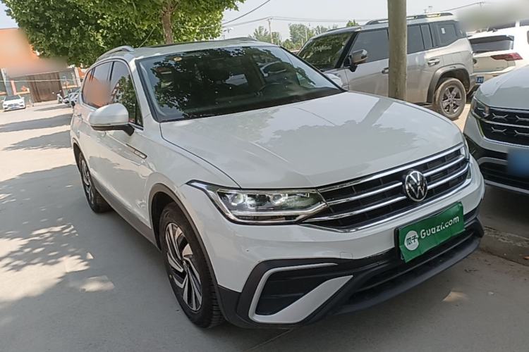 Used Volkswagen Tiguan L 2023 300TSI Automatic Two-Wheel Drive Smart Edition Front Right 45 Deg