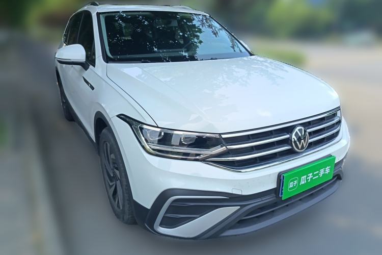 Used Volkswagen Tiguan L 2023 Revised Version 330TSI Automatic Two-Wheel Drive Smart Enjoyment Edition Front Right 45 Deg