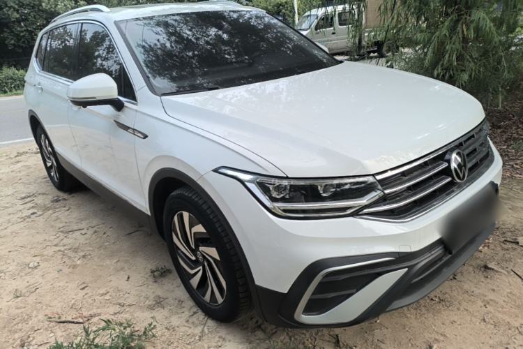 Used Volkswagen Tiguan L 2023 330TSI Automatic Two-Wheel Drive Smart Edition Front Right 45 Deg