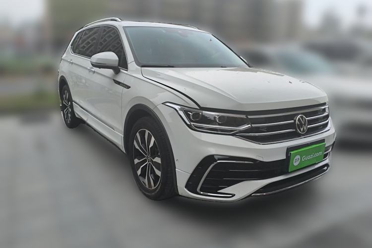 Used Volkswagen Tiguan L 2023 Restyled 330TSI Automatic Two-Wheel Drive R-Line Enhanced Comfort Version Front Right 45 Deg
