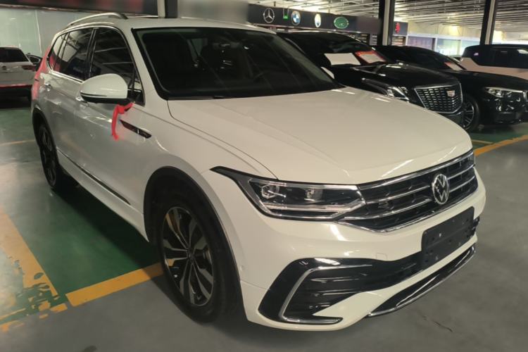 Used Volkswagen Tiguan L 2023 330TSI Automatic Two-Wheel Drive R-Line Enjoyment Edition Front Right 45 Deg
