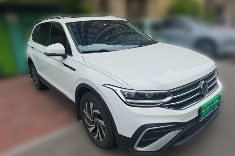 Used Volkswagen Tiguan L 2023 330TSI Automatic Two-Wheel Drive Smart Edition Front Right 45 Deg