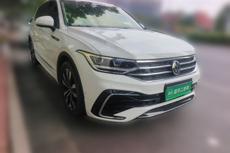 Used Volkswagen Tiguan L 2023 Restyled 330TSI Automatic Two-Wheel Drive R-Line Enhanced Comfort Version Front Right 45 Deg