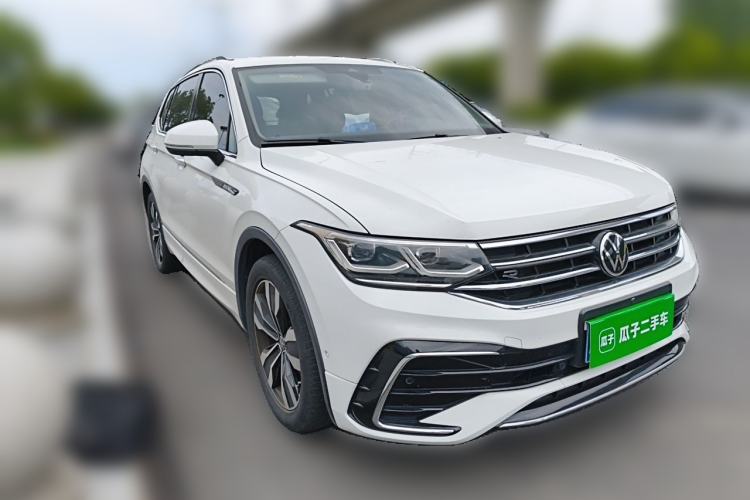 Used Volkswagen Tiguan L 2023 330TSI Automatic Two-Wheel Drive R-Line Flagship Edition Front Right 45 Deg