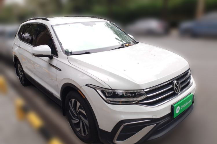 Used Volkswagen Tiguan L 2023 330TSI Automatic Two-Wheel Drive Comfort Edition Front Right 45 Deg