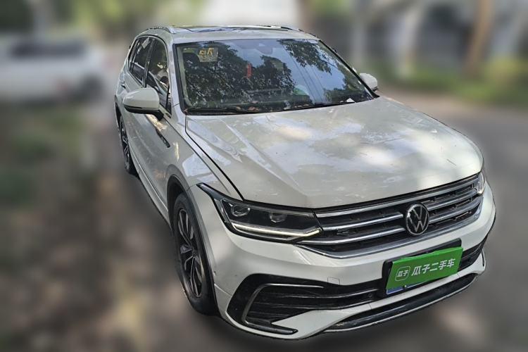 Used Volkswagen Tiguan L 2023 330TSI Automatic Two-Wheel Drive R-Line Enjoyment Edition Front Right 45 Deg
