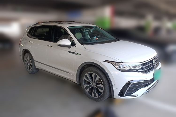 Used Volkswagen Tiguan L 2023 330TSI Automatic Two-Wheel Drive R-Line Flagship Edition Front Right 45 Deg