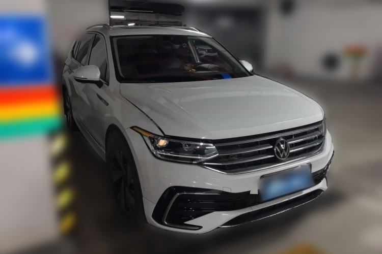 Used Volkswagen Tiguan L 2023 Restyled 330TSI Automatic Two-Wheel Drive R-Line Enhanced Comfort Version Front Right 45 Deg