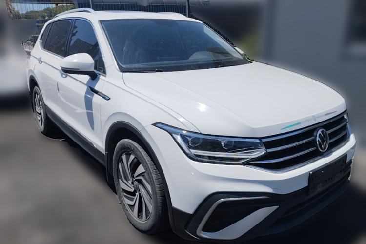 Used Volkswagen Tiguan L 2023 300TSI Automatic Two-Wheel Drive Smart Edition Front Right 45 Deg