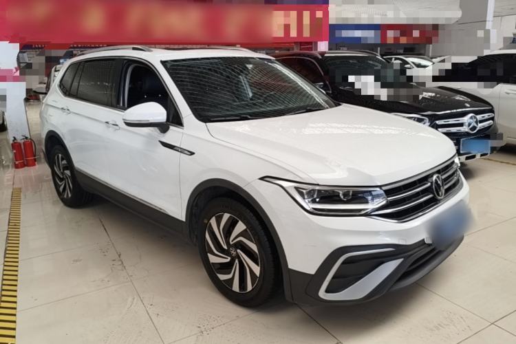 Used Volkswagen Tiguan L 2023 300TSI Automatic Two-Wheel Drive Smart Edition Front Right 45 Deg