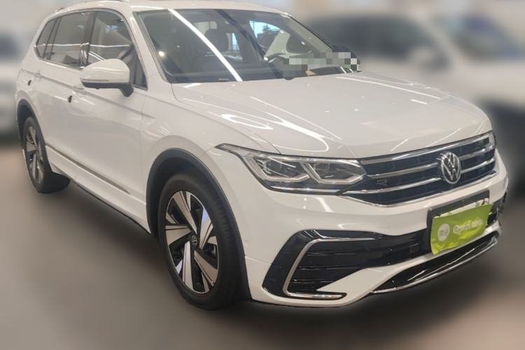 Used Volkswagen Tiguan L 2023 Facelift 380TSI Automatic All-Wheel Drive R-Line Flagship 7-Seater Front Right 45 Deg
