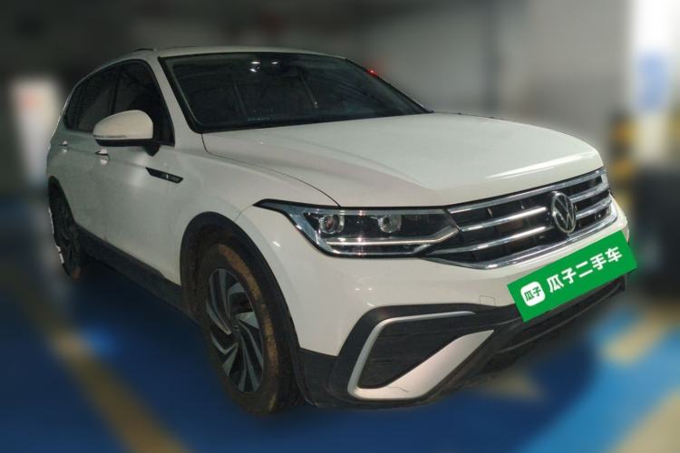 Used Volkswagen Tiguan L 2023 330TSI Automatic Two-Wheel Drive Smart Edition Front Right 45 Deg