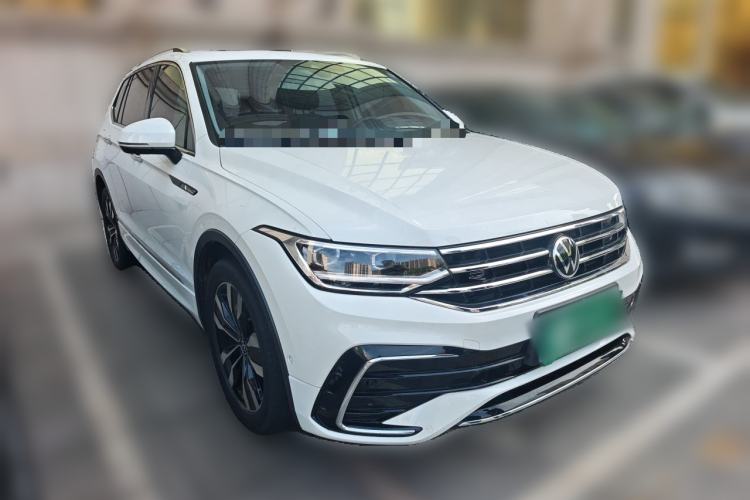 Used Volkswagen Tiguan L 2023 330TSI Automatic Two-Wheel Drive R-Line Enjoyment Edition Front Right 45 Deg