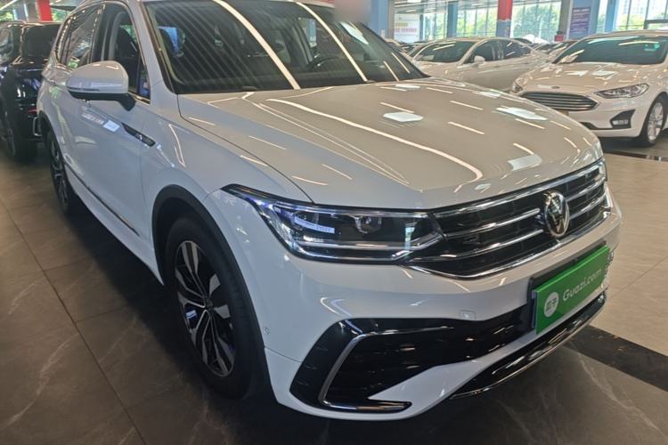 Used Volkswagen Tiguan L 2023 330TSI Automatic Two-Wheel Drive R-Line Enjoyment Edition Front Right 45 Deg