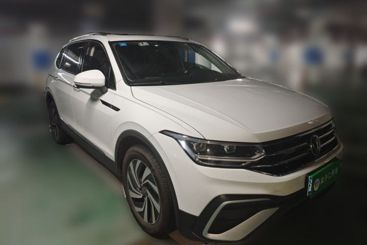 Used Volkswagen Tiguan L 2023 330TSI Automatic Two-Wheel Drive Smart Edition Front Right 45 Deg