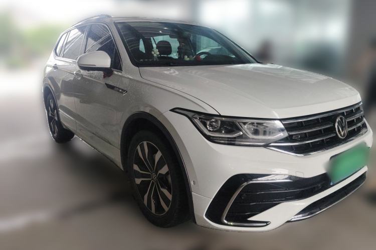 Used Volkswagen Tiguan L 2023 330TSI Automatic Two-Wheel Drive R-Line Flagship Edition Front Right 45 Deg