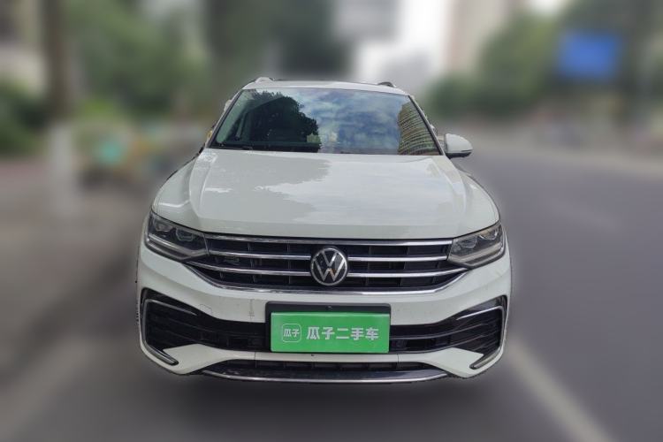 Used Volkswagen Tiguan L 2023 Facelifted 380TSI Automatic All-Wheel Drive R-Line Plus Version 7-Seater Front