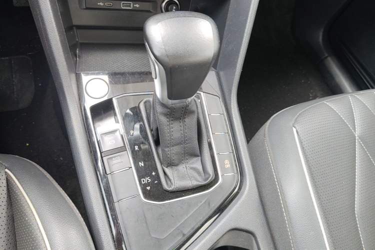 Used Volkswagen Tiguan L 2023 300TSI Automatic Two-Wheel Drive Smart Edition Gear Lever