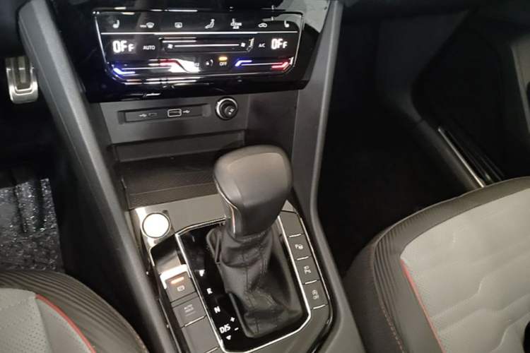Used Volkswagen Tiguan L 2023 330TSI Automatic Two-Wheel Drive R-Line Enjoyment Edition Gear Lever