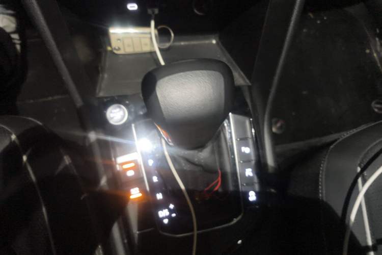Used Volkswagen Tiguan L 2023 330TSI Automatic Two-Wheel Drive R-Line Enjoyment Edition Gear Lever