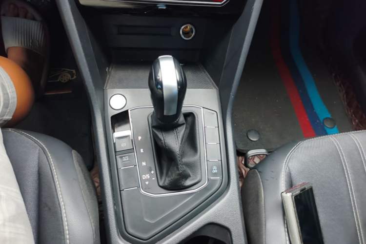 Used Volkswagen Tiguan L 2023 330TSI Automatic Two-Wheel Drive Comfort Edition Gear Lever