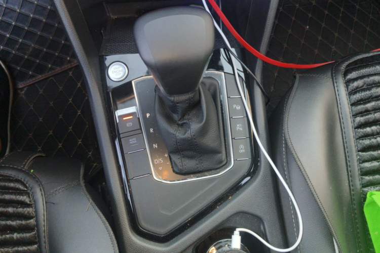 Used Volkswagen Tiguan L 2023 330TSI Automatic Two-Wheel Drive R-Line Enjoyment Edition Gear Lever