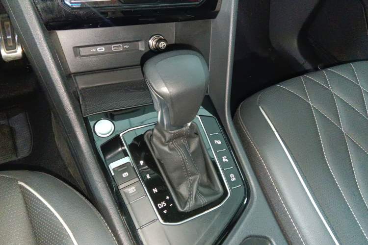 Used Volkswagen Tiguan L 2023 330TSI Automatic Two-Wheel Drive R-Line Enjoyment Edition Gear Lever