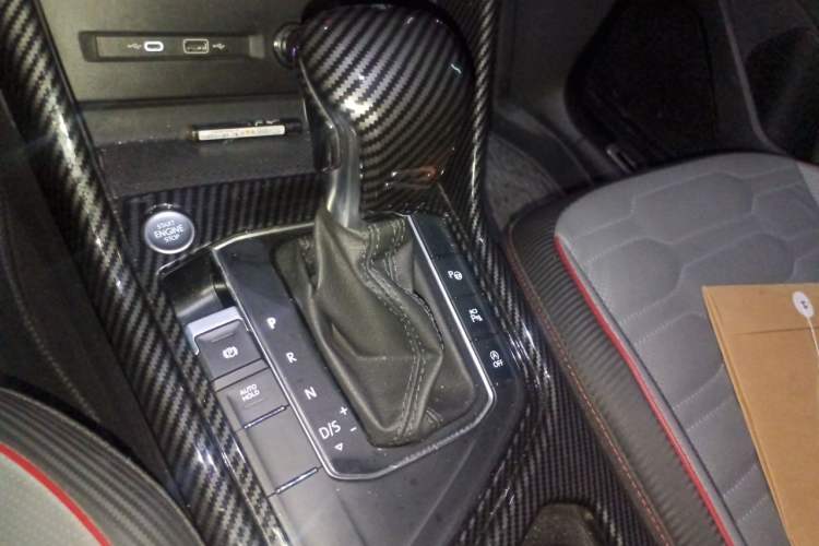 Used Volkswagen Tiguan L 2023 Restyled 330TSI Automatic Two-Wheel Drive R-Line Flagship Edition Gear Lever