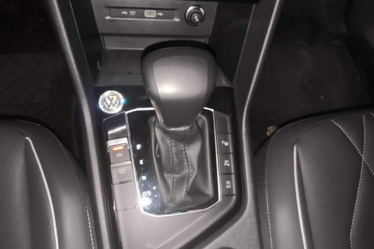Used Volkswagen Tiguan L 2023 330TSI Automatic Two-Wheel Drive R-Line Enjoyment Edition Gear Lever