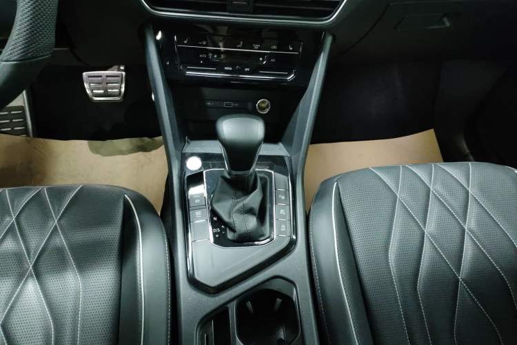 Used Volkswagen Tiguan L 2023 330TSI Automatic Two-Wheel Drive R-Line Enjoyment Edition Gear Lever