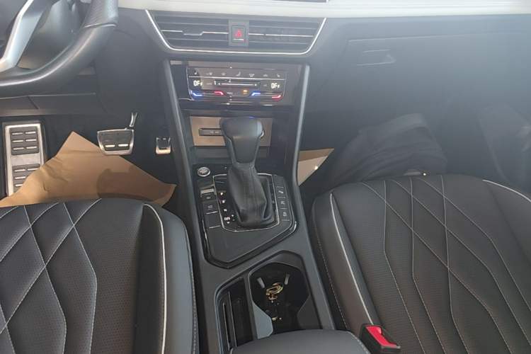 Used Volkswagen Tiguan L 2023 330TSI Automatic Two-Wheel Drive R-Line Enjoyment Edition Gear Lever