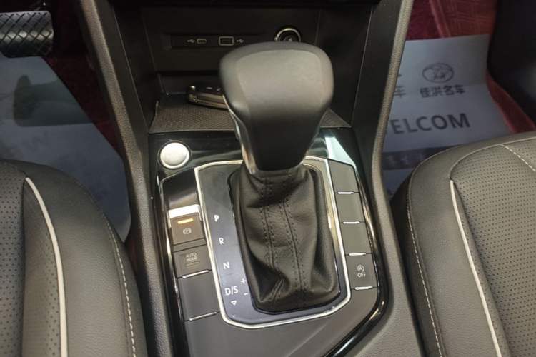 Used Volkswagen Tiguan L 2023 330TSI Automatic Two-Wheel Drive Smart Edition Gear Lever