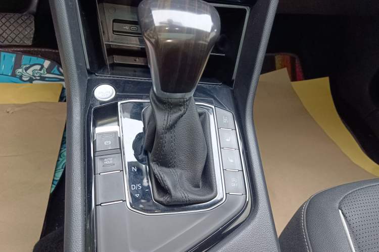 Used Volkswagen Tiguan L 2023 330TSI Automatic Two-Wheel Drive Smart Edition Gear Lever