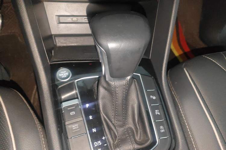 Used Volkswagen Tiguan L 2023 330TSI Automatic Two-Wheel Drive R-Line Enjoyment Edition Gear Lever