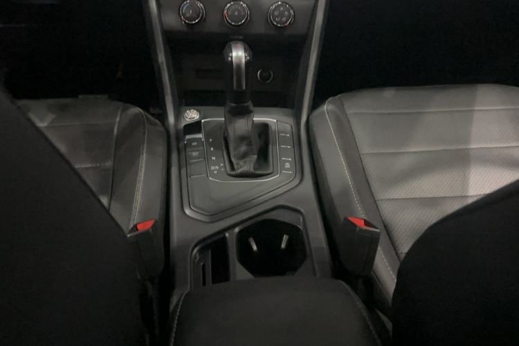 Used Volkswagen Tiguan L 2023 330TSI Automatic Two-Wheel Drive Comfort Edition Gear Lever