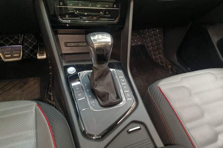 Used Volkswagen Tiguan L 2023 330TSI Automatic Two-Wheel Drive R-Line Flagship Edition Gear Lever