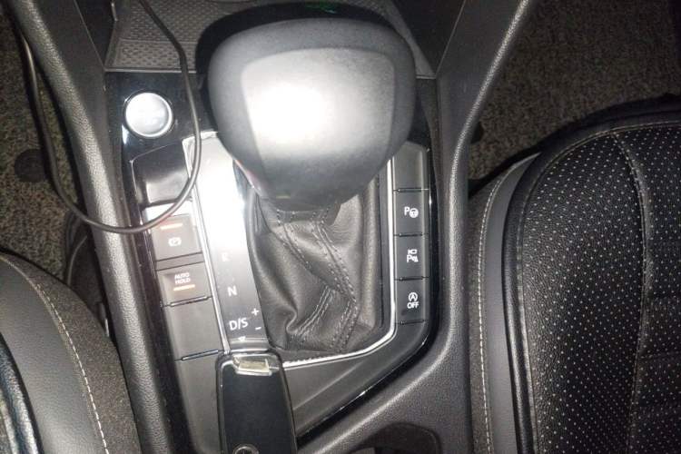 Used Volkswagen Tiguan L 2023 330TSI Automatic Two-Wheel Drive R-Line Enjoyment Edition Gear Lever