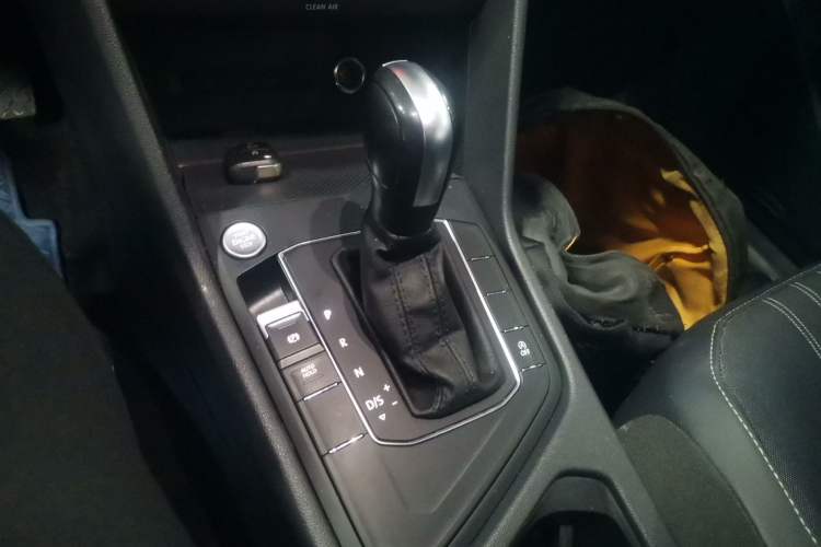Used Volkswagen Tiguan L 2023 330TSI Automatic Two-Wheel Drive Comfort Edition Gear Lever