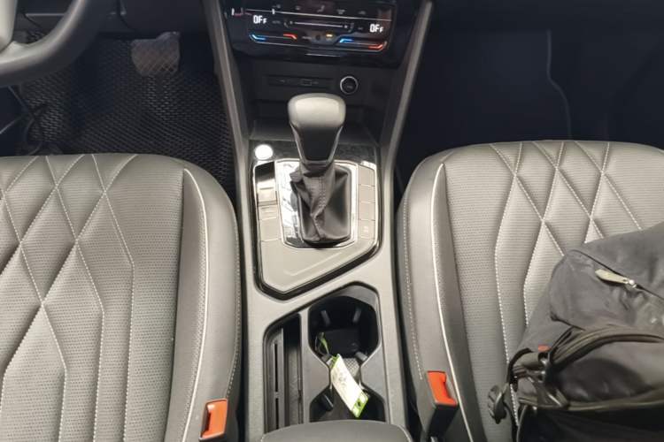 Used Volkswagen Tiguan L 2023 300TSI Automatic Two-Wheel Drive Smart Edition Gear Lever