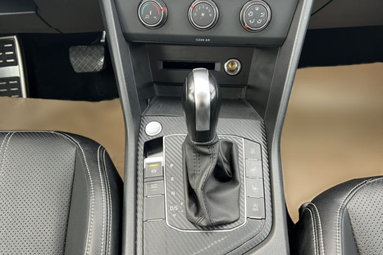 Used Volkswagen Tiguan L 2023 330TSI Automatic Two-Wheel Drive Comfort Edition Gear Lever