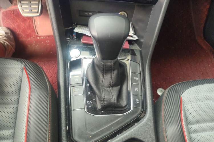 Used Volkswagen Tiguan L 2023 330TSI Automatic Two-Wheel Drive R-Line Flagship Edition Gear Lever
