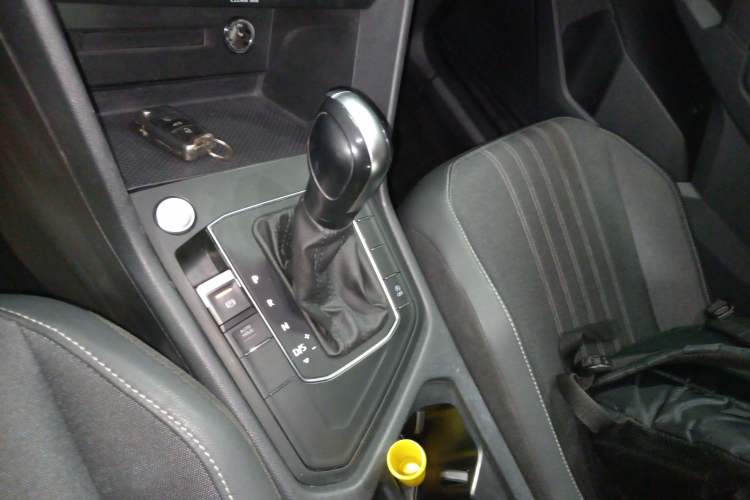 Used Volkswagen Tiguan L 2023 330TSI Automatic Two-Wheel Drive Comfort Edition Gear Lever