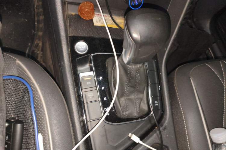 Used Volkswagen Tiguan L 2023 330TSI Automatic Two-Wheel Drive Smart Edition Gear Lever