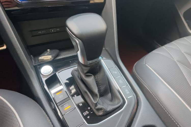 Used Volkswagen Tiguan L 2023 330TSI Automatic Two-Wheel Drive R-Line Enjoyment Edition Gear Lever