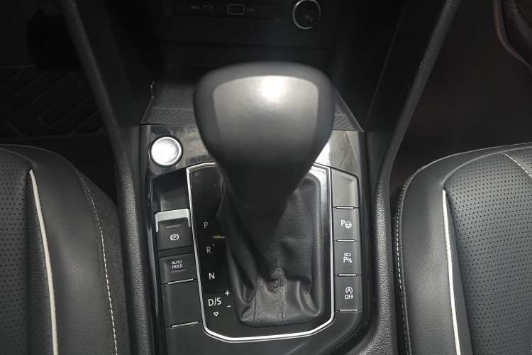 Used Volkswagen Tiguan L 2023 330TSI Automatic Two-Wheel Drive R-Line Enjoyment Edition Gear Lever