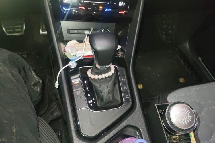 Used Volkswagen Tiguan L 2023 330TSI Automatic Two-Wheel Drive R-Line Flagship Edition Gear Lever